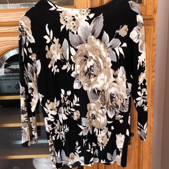 WHBM small floral cardigan silver buttons - Picture 2 of 2